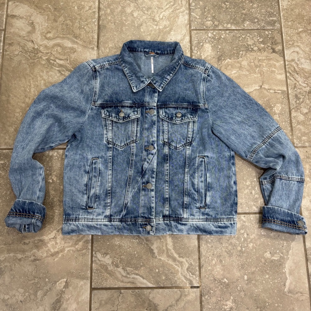 Free People Rumors  Blue Acid Wash Denim Trucker Jacket Womens Large‎ - Picture 1 of 16